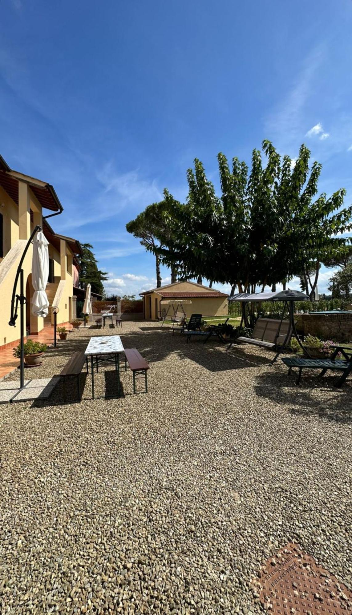 La Vecchia Cantina Guzzardi Lari Extérieur photo